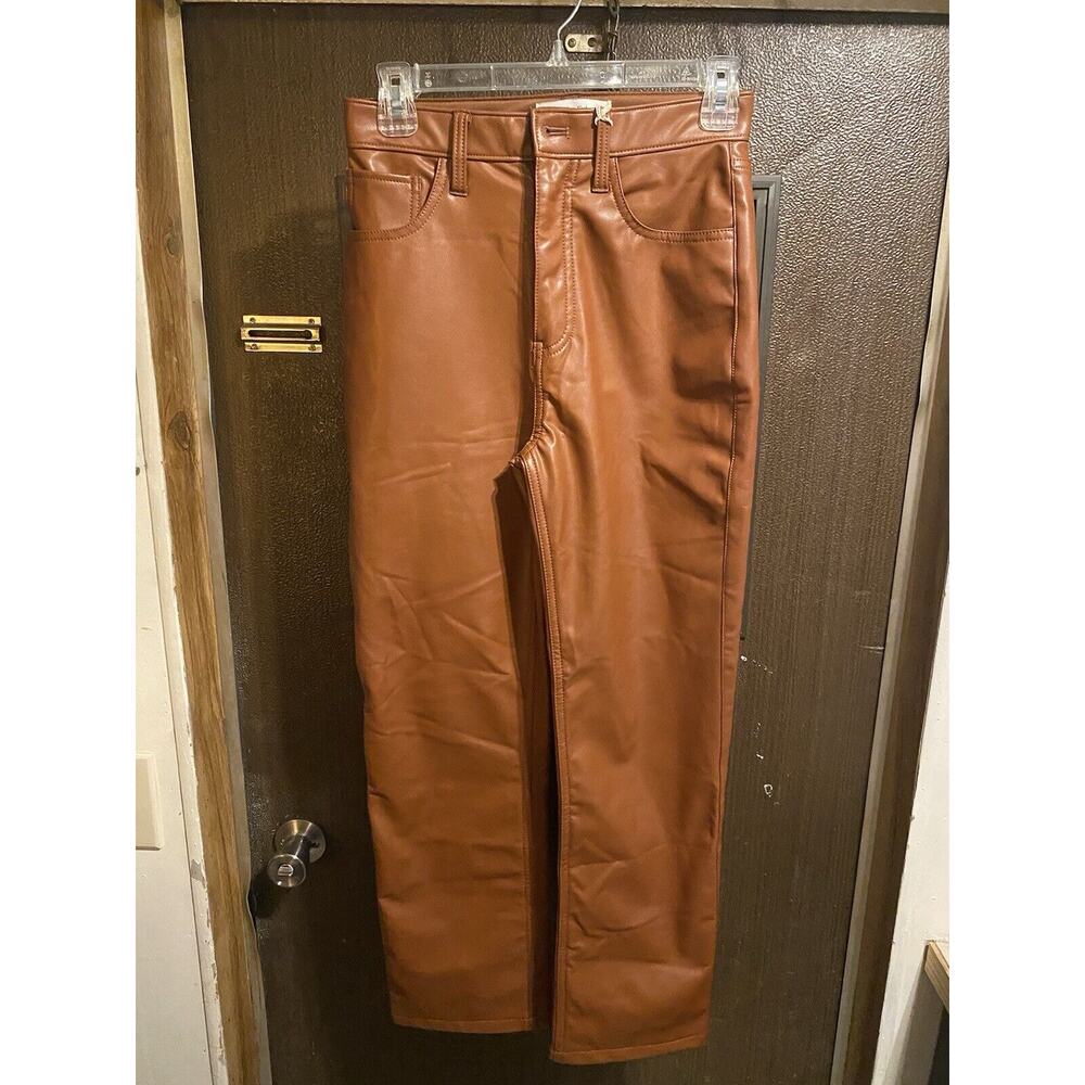 NWT Abercrombie & Fitch 90s Straight Vegan Leather Ultra High Rise Pants Sz 26/2